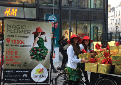 Street Marketing Triporteur Hotesse Magic Flower Angers - Andégave Communication